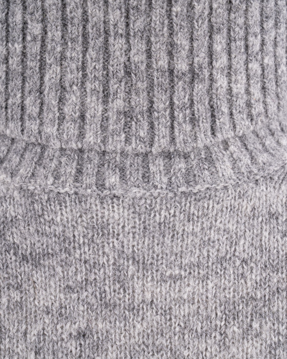 shop BRUNELLO CUCINELLI Saldi Pull: Brunello Cucinelli maglia bottonata collo alto in alpaca, cotone e lana.
Collo alto con risvolto.
Spalla regolare.
Maglia rasata.
Composizione: 37% ALPACA, 30% COTONE, 26% POLIAMMIDE, 7% LANA.
Made in Italy.. MSO706803-CEW58 number 1484391